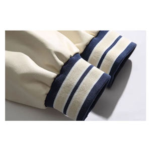 Chaqueta Bomber Varsity Personalizable y Elegante de Piel de Vaca con Lana Curtida, Estilo Urbano, de Alta Calidad, para Hombre, con Bordado, Resistente al Viento, para Invierno - Product Image 4