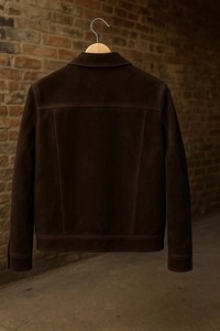 เสื้อแจ็คเก็ตบอมเบอร์หนังกลับสีแดงเบอร์กันดีสำหรับผู้ชาย แบบซิปด้านหน้า ปกคอพับได้ สไตล์ลำลอง ผลิตในประเทศปากีสถาน - Product Image 4