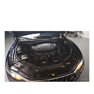 Maserati Levante 3.0 Diesel AWD Luxury 2017/8, 116,618 km, Volante a la Izquierda, Caja de Cambios Automática, Norma de Emisiones Euro V, Asientos de Cuero - Product Image 5