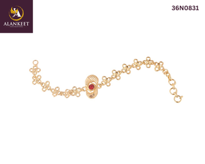 Ensemble de bijoux complet plaqué or 24 carats avec collier, bracelet, bague et boucles d'oreilles - Design floral pour femmes - Product Image 3