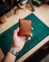 Dompet Pria Kulit Asli Berkualitas Tinggi Vintage Ramah Lingkungan Model Pendek Tanpa Jahitan Buatan Tangan Presisi Laser Cut Tipis Tanpa Jahitan