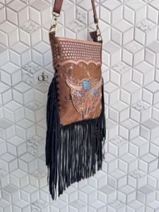 Bolso de Hombro de Cuero de Piel de Vaca con Flecos y Grabados a Mano, Estilo Bohemio Vintage, Diseño Exclusivo, Hecho a Mano, Elegante - Product Image 2
