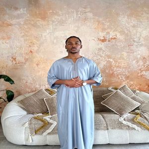 Thobe islamique marocain de qualité supérieure, vert teinté, brodé sur mesure, en coton respirant, pour la prière et le quotidien, pour hommes. - Product Image 2