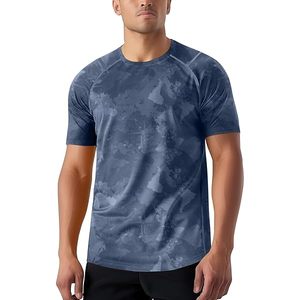 Camiseta de entrenamiento ligera para hombre, de poliéster, con estampado por sublimación, para correr, gimnasio, atletismo, ropa deportiva sostenible. - Product Image 1