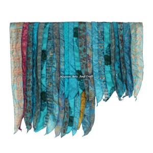 Bufanda Larga Vintage para Mujer, 15 Rayas, Suave, de Poliéster y Seda India Reciclada, Reversible, con Parches de Sari Coloridos, Venta al Por Mayor - Product Image 5