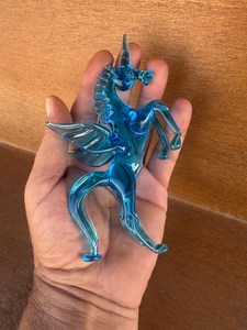 Figurine de licorne en verre de Murano bleu, décoration de table contemporaine, forme irrégulière, accessoire de bureau - Product Image 2