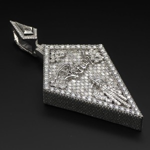 Pendentif en moissanite en forme de flèche, argent 925 plaqué rhodium, taille baguette, sertissage en canal, thème luxe, unisexe, pour usage quotidien - Product Image 1