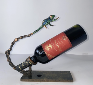 Estante para Vino de Hierro Forjado, Decoración Artesanal con Forma de Rana, Soporte Decorativo para una Sola Botella, Decoración Vintage de Lujo para el Hogar, Hecho en Vietnam - Product Image 5