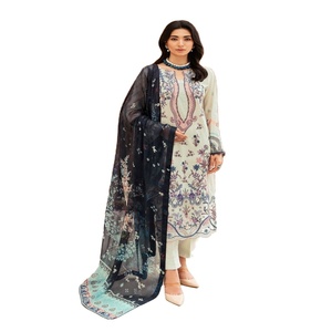 Elegante y Lujoso Salwar Kameez Indio-Pakistaní de 3 Piezas, Algodón Puro, Bordado Intenso, Diseño Étnico Moderno, Boutique para Mujer - Product Image 1