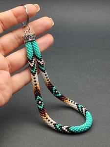 Porte-clés de poignet tendance pour femme, fait main, personnalisé, avec perles, motif diamant turquoise, blanc, noir, rouge, jaune, marron et anneau en argent - Product Image 5
