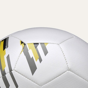 Ballon de football professionnel en cuir PU, design personnalisé, cousu à la machine, pour l'entraînement et les matchs, fabriqué au Pakistan - Product Image 5