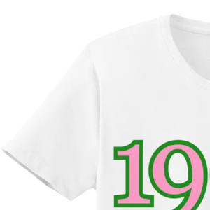 เสื้อยืดสีขาว AKA Established Year สำหรับผู้หญิง ผ้าฝ้าย แขนสั้น คอกลม ลายกราฟิก สวมใส่สบาย นุ่มนวล รุ่น 1908 - Product Image 6