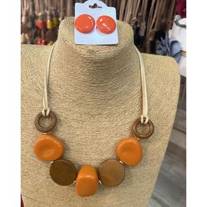 Collier en résine fait main RR ENTERPRISES, perles artistiques et assortiments de perles pour l'amélioration du style de mode moderne et minimaliste - Product Image 4