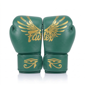 นวมชกมวยหนังแท้ Fairtex สีเบอร์กันดี พร้อมลายปีกสีทองและลายดวงตาแห่งฮอรัส แบบผูกเชือกที่ข้อมือ สำหรับฝึกซ้อมในยิม - Product Image 2