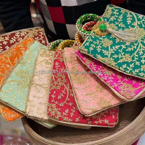 ถุงของขวัญงานปักมือแบบอินเดียสำหรับงานขึ้นบ้านใหม่ งานแต่งงาน งานฮัลดี และงานเลี้ยงฉลองต่างๆ - Product Image 2