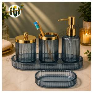 Juego de Accesorios de Baño de Cinco Piezas de Vidrio Ámbar de Lujo con Acabado Dorado, Dispensador de Jabón Duradero, Portacepillos de Dientes, Tarro de Almacenamiento - Product Image 1