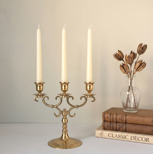 Candélabre Boucle Dorée Élégant à 5 Bras, Design Infini Unique, en Métal Doré, Décoration de Noël et d'Événements, Porte-Bougie - Product Image 5