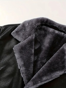 Elegante Chaqueta de Cuero con Cuello de Peluche Suave y Construcción de Cuero Premium, Lista para OEM - Product Image 5