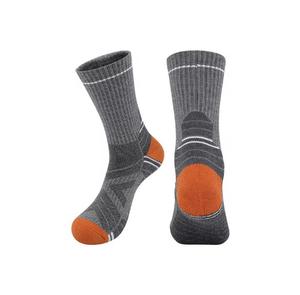 Chaussettes de sport épaisses pour hommes, en polyamide respirant, avec talon et bout tricotés, style classique pour l'été - Product Image 1