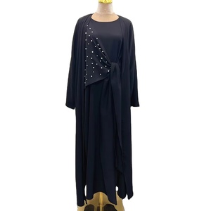 ชุดญิลบาบสีน้ำตาลช็อกโกแลตแบบเต็มตัว พร้อมเสื้อท่อนบนพลิ้วไหวและกระโปรงยาวระดับข้อเท้า สไตล์ลำลอง ใส่คู่กับรองเท้าผ้าใบได้อย่างลงตัว - Product Image 1