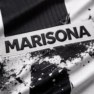 เสื้อฟุตบอลสั่งทำพิเศษ แขนสั้น ไซส์ใหญ่ แห้งเร็ว ระบายอากาศได้ดี ผลิตจากโพลีเอสเตอร์ 100% สำหรับสโมสร ทีม ลีก รับผลิตแบบ OEM และติดฉลากส่วนตัว - Product Image 2