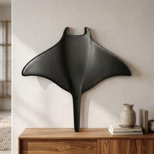 Escultura de Relieve de Manta Ray de Aluminio Fundido en Arena - Decoración para el Hogar de Metal Negro Oxidado - Product Image 2