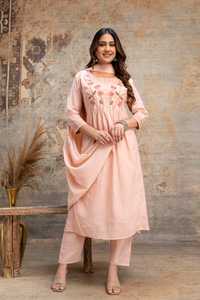 Ensemble de costume élégant pour femmes en coton soyeux rose blush avec kurta brodée, pantalon assorti et dupatta léger - Product Image 3