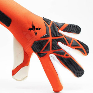 Gants de gardien de but professionnels en caoutchouc injecté respirant avec paume en caoutchouc injecté pour une adhérence forte et sangle de poignet réglable - Product Image 2