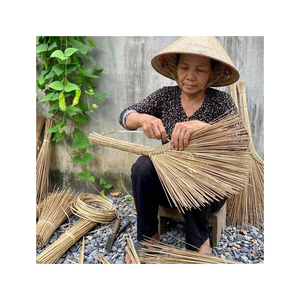 Escoba Ecológica y Duradera de Fibra de Coco con Mango de Madera para Uso en Exteriores - Varios Tamaños Disponibles - Vietchoice - Product Image 6