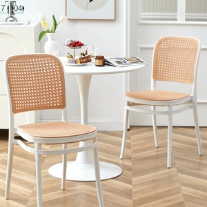 Sedia da Pranzo di Lusso in Stile Nordico, Design Retrò, Comoda Sedia per Ristorante, Caffè, Casa, Studio e Balcone - Product Image 2