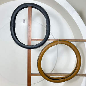 Accesorio Decorativo para Automóvil de Cuero Repujado con Diseño Floral y a Cuadros, Tendencia 2025, Funda para Volante de Automóvil Antideslizante de Cuero Vacuno Genuino - Product Image 6