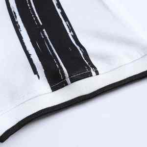 Vêtements de compétition haut de gamme en polyester doux au toucher pour une maniabilité et un confort supérieurs lors des matchs de volley-ball. - Product Image 4