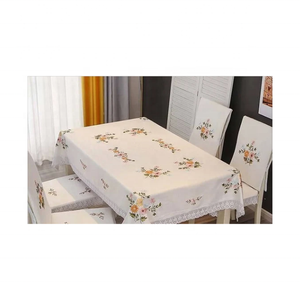 Mantel de Algodón Orgánico Blanco con Estampado Floral, Certificado GOTS, 300 Hilos, Lavable, Textura Perfecta para Mesa de Recepción de Bodas - Product Image 1
