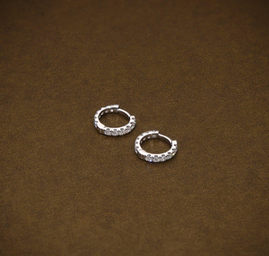 ต่างหูเพชรเลี้ยงในห้องปฏิบัติการชุบเงินคลาสสิก สี F ระดับความสะอาด VVS1 สไตล์วินเทจ รับรองโดย IGI เหมาะสำหรับงานหมั้น งานแต่งงาน และเป็นของขวัญ - Product Image 3