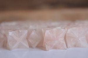 Estrellas de piedra de alta calidad para la fabricación de joyas y decoración del hogar hechas con piedras de primera calidad. - Product Image 4