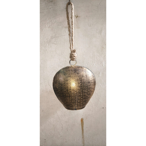 Campanas de vaca rústicas hechas a mano para Navidad, campana de metal vintage colgante con cuerda de yute para decoración de coronas navideñas de granja. - Product Image 6