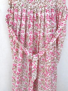 ชุดเดรสอินเดียผ้าฝ้ายพิมพ์ลายด้วยมือ 100% ลายดอกไม้ ทูนิคและเดรสยาวปักลายสไตล์ลำลอง ราคาโรงงาน - Product Image 4