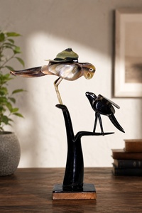 Sculpture artisanale en corne d'oiseau et de branche - Décoration d'intérieur écologique pour table de salon - Product Image 3