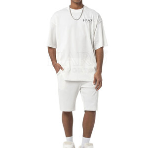 Conjunto de camiseta y pantalones cortos de moda urbana, tela suave y transpirable para uso casual de verano y viajes. - Product Image 2