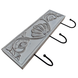 Elegante Porta Llaves Decorativo de Madera Tallada, Acabado Blanco, Hecho a Mano, para Entrada, de Madera Sintética - Product Image 3