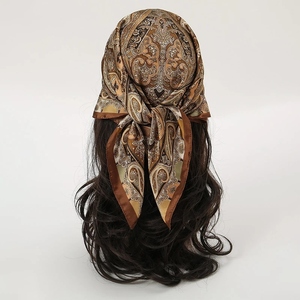 Foulard carré en soie imprimé de luxe pour femme, châle en satin, écharpe, bandana, hijab pour cheveux - Product Image 2