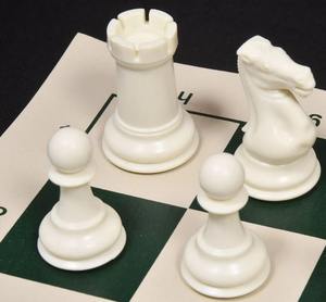 Pions d'échecs au design géométrique minimaliste et sans couture, en bois d'ébène et de buis naturel, hauteur du roi de 3,4 pouces, au meilleur prix - Product Image 1