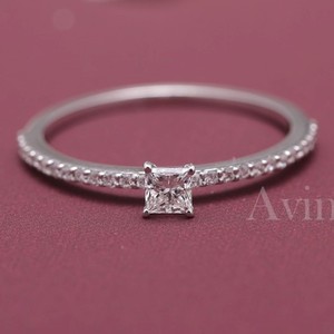 Bague de fiançailles solitaire en diamant taille princesse certifié IGI, pavée, en argent sterling 925 massif - Product Image 1