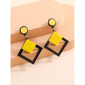 Boucles d'oreilles en résine de qualité supérieure, accessoires élégants en cristal pour les fêtes, les occasions décontractées et les occasions festives, fabriquées à la main pour une durabilité longue durée - Product Image 5