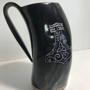 Mug à boire en corne sculptée en forme de marteau de Thor, écologique, pour usage domestique - Product Image 1