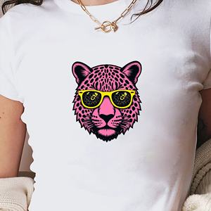 Gafas de sol estilizadas Rosa cabeza de leopardo moda mujer Camiseta corta - Product Image 1
