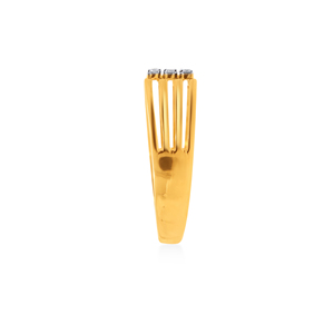แหวนเพชรผู้ชาย Suave Symbol รุ่น Radiant Diamond Halo ประดับเพชรทรงกลม 18K ทองคำ ดีไซน์ประณีตแบบ Pavé Cluster พร้อมลวดลายฉลุแบบ Openwork - Product Image 4