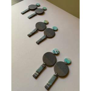 Boucles d'oreilles tendance en résine de qualité supérieure, accessoires élégants en cristal, pour fêtes, occasions décontractées et festives, fabriquées à la main, durabilité longue durée RR - Product Image 6