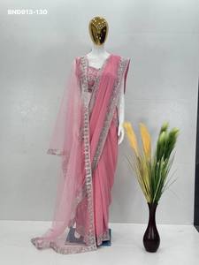 Magnifique ensemble de sari et chemisier en faux georgette de créateur, orné de sequins chinois et de perles brodées à la main, avec dupatta – Fournisseur d'Inde - Product Image 2