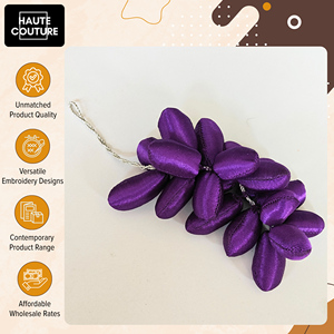 Bouquet de raisins en tissu satiné violet fait main |   Ornements suspendus décoratifs pour la maison au design moderne pour les festivals et les occasions spéciales - Product Image 5